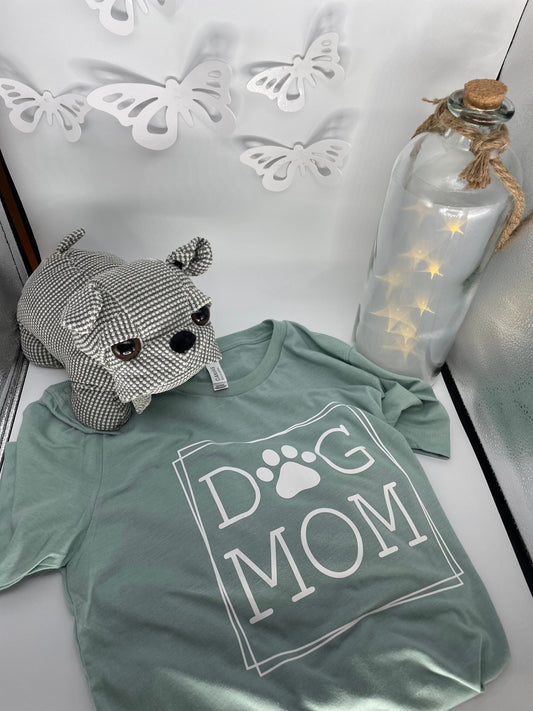 Dog mom screen printed tee