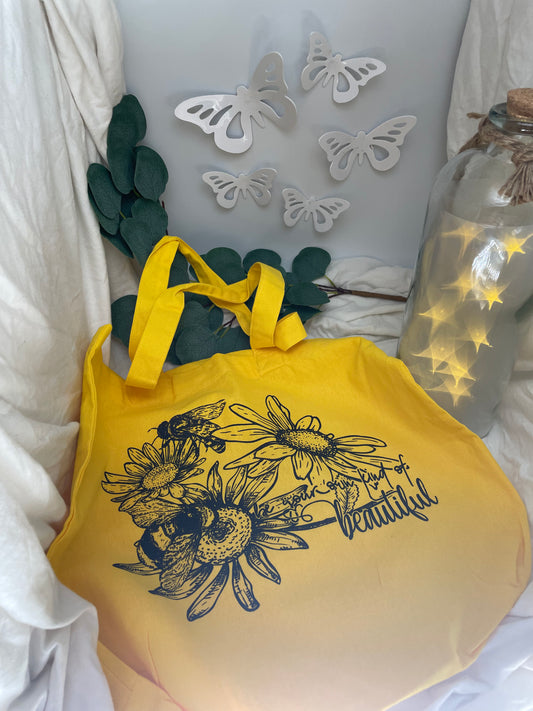 Your kind of beautiful tote 🐝💛